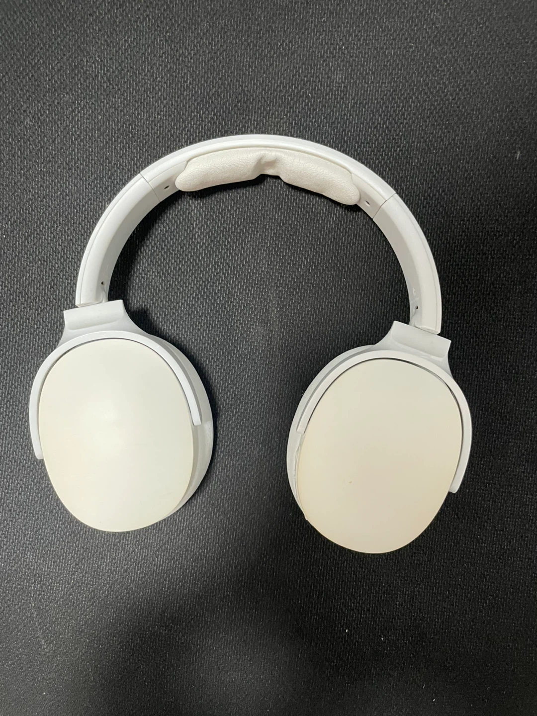 White Skullcandy Hesh Evo Headphones