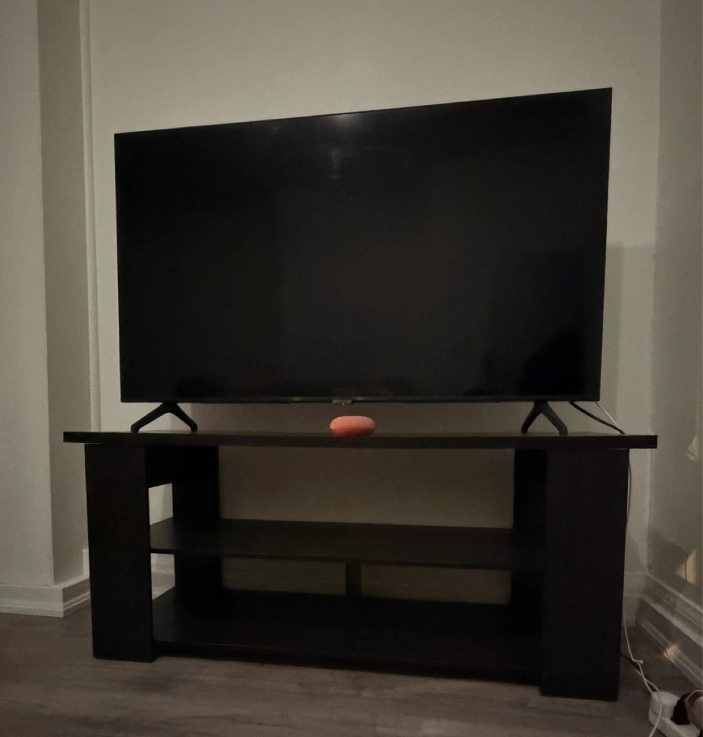 Samsung 50" 4K Smart TV + TV Stand