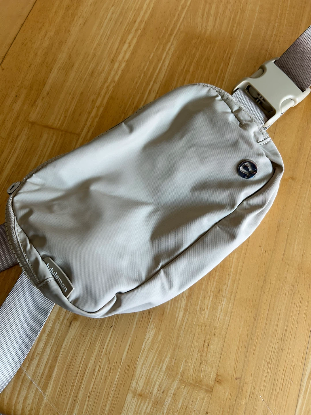 Lululemon Everywhere Belt Bag - Beige