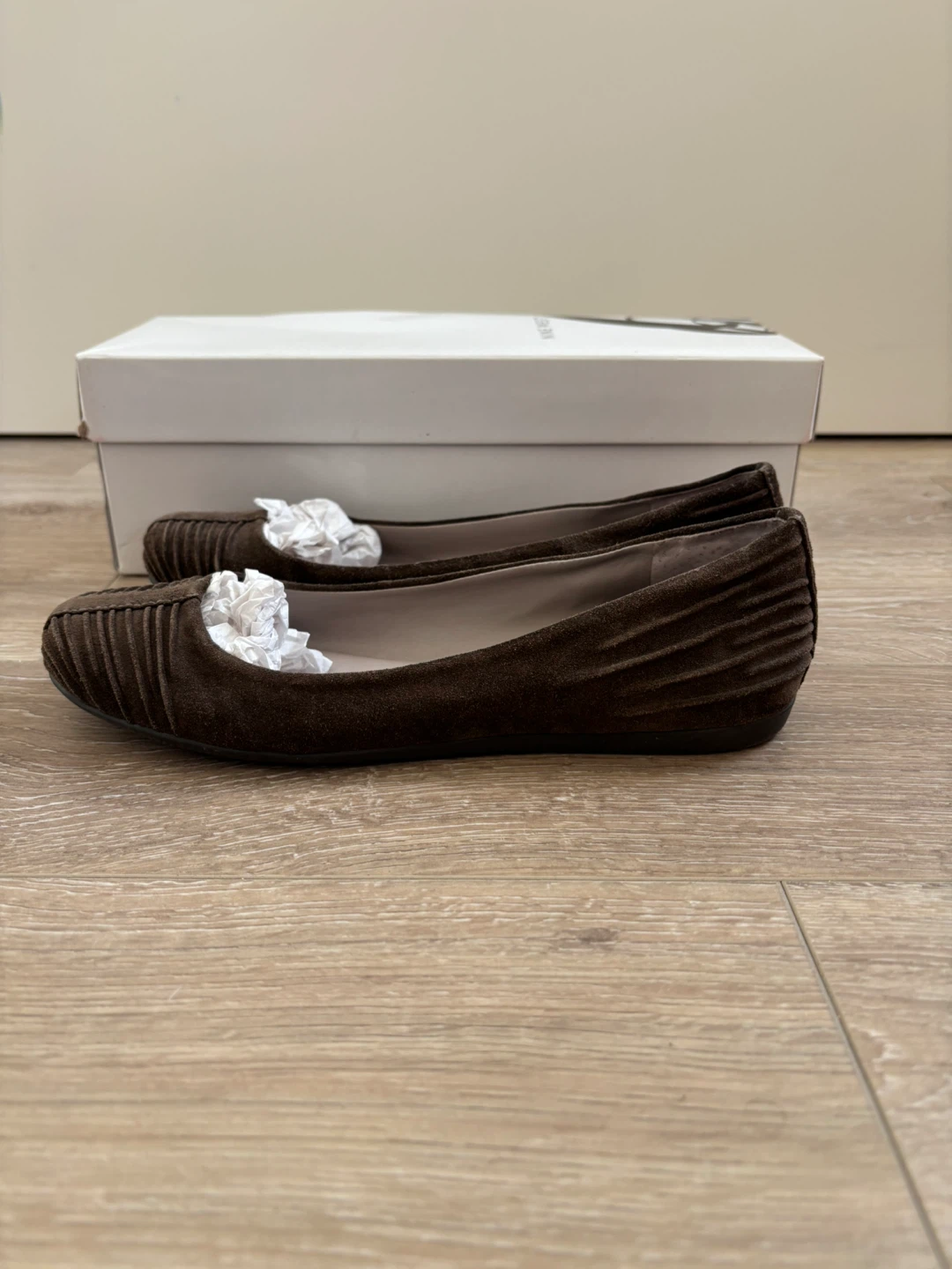 BNWT Nine West Brown REAL Suede Ballet Flats - size 5.5