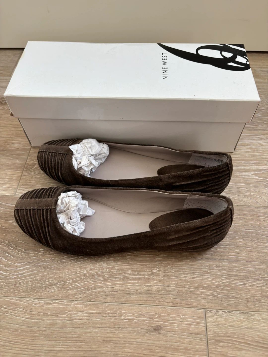 BNWT Nine West Brown REAL Suede Ballet Flats - size 5.5 - photo 2