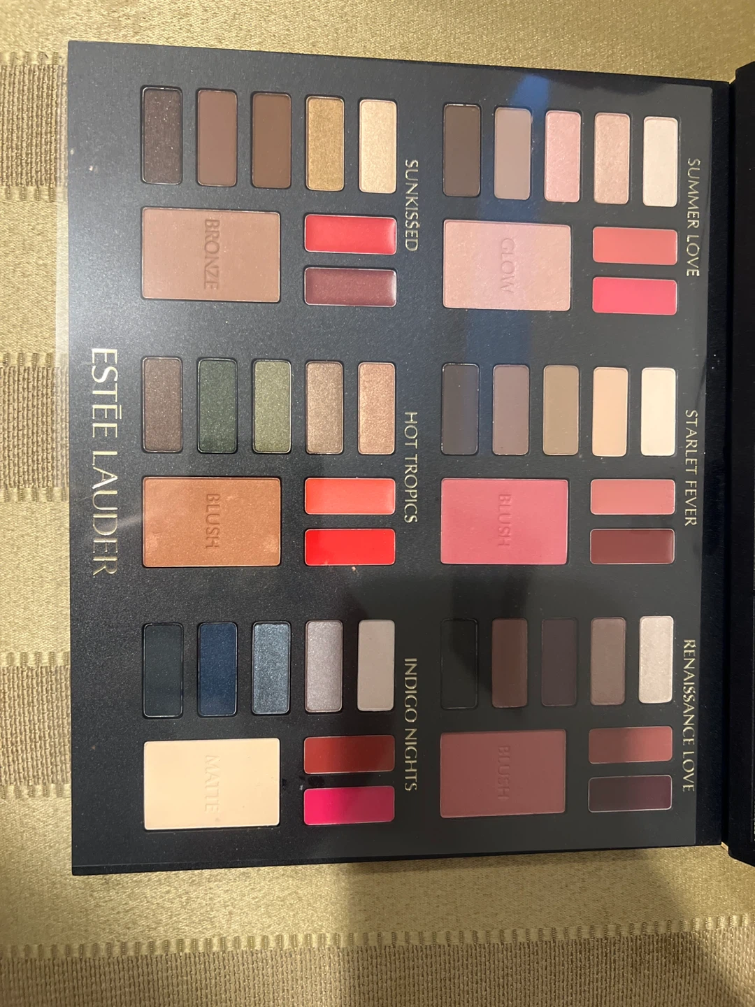 Estée Lauder 48 Shade Eyeshadow Palette & Blush Set - photo 2