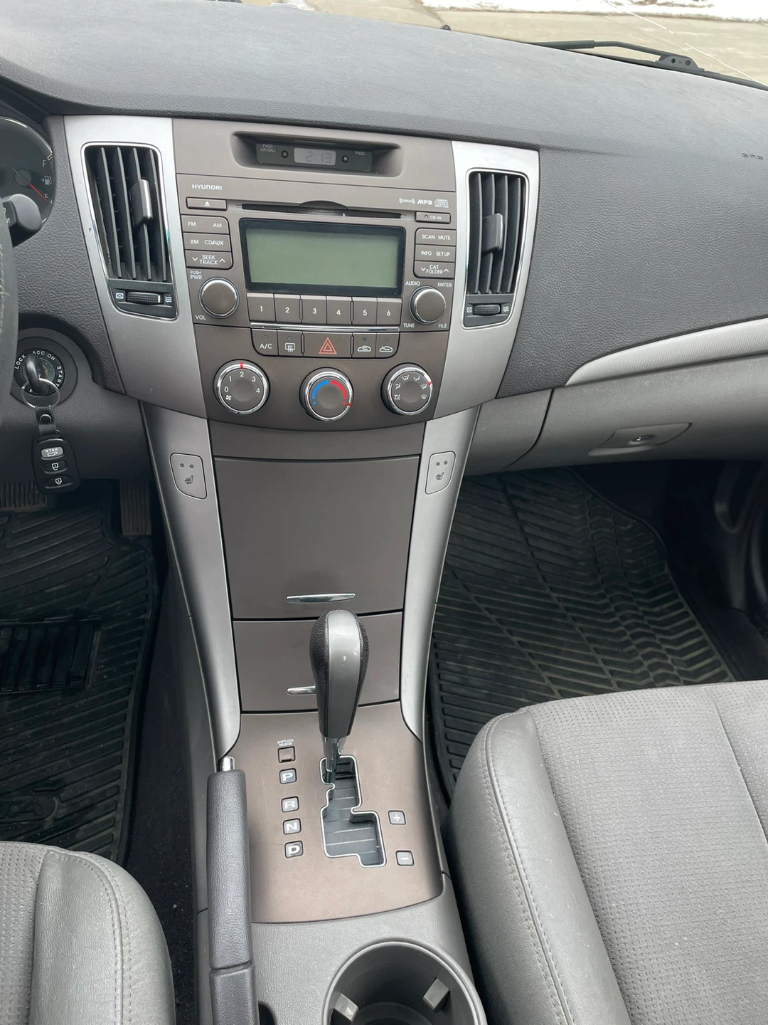 2010 Hyundai Sonata - photo 4