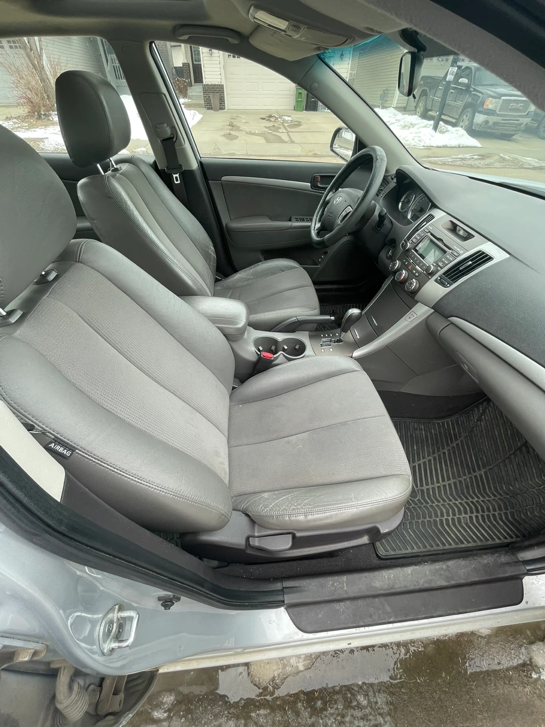 2010 Hyundai Sonata - photo 2