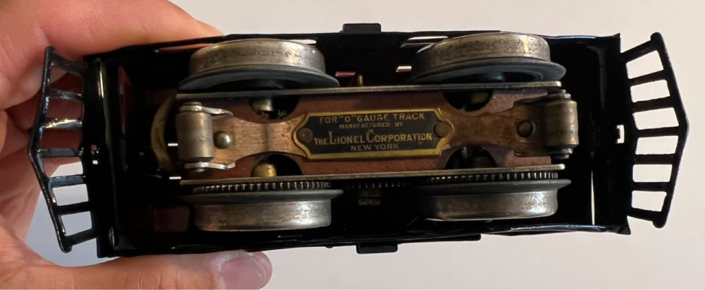 Lionel "New York Central Lines" Tin Train Engine - photo 5