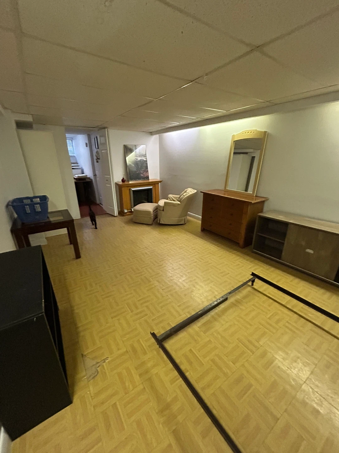 Room available for rent (basement) - photo 2