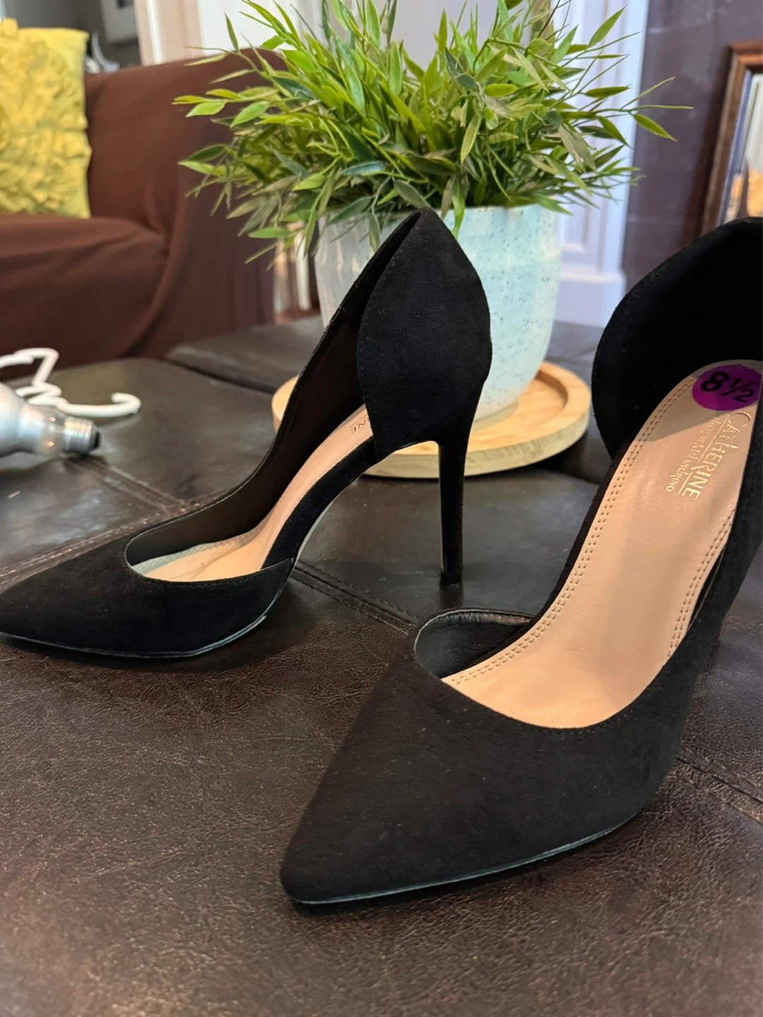 Catherine Malandrino Black Suede Pointed Toe Heels - Size 8.5 - photo 3