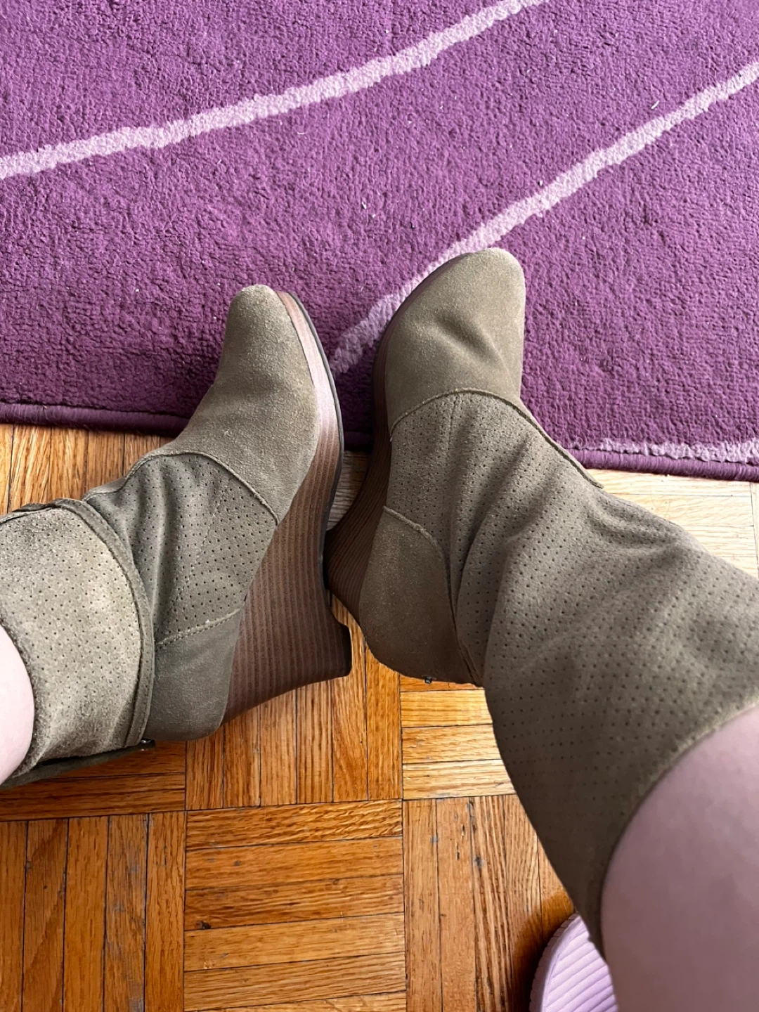 Women's Taupe Suede Perforated Wedge size 7 Boots - photo 5