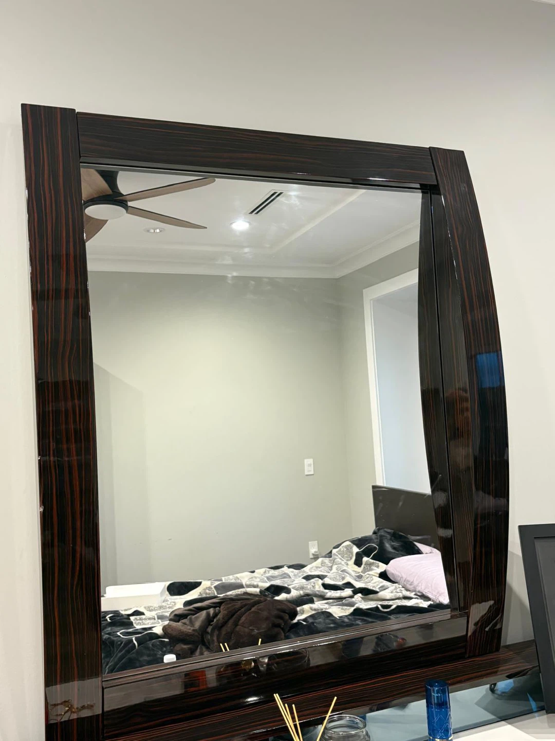 Modern 6 drawer dresser with removable mirror