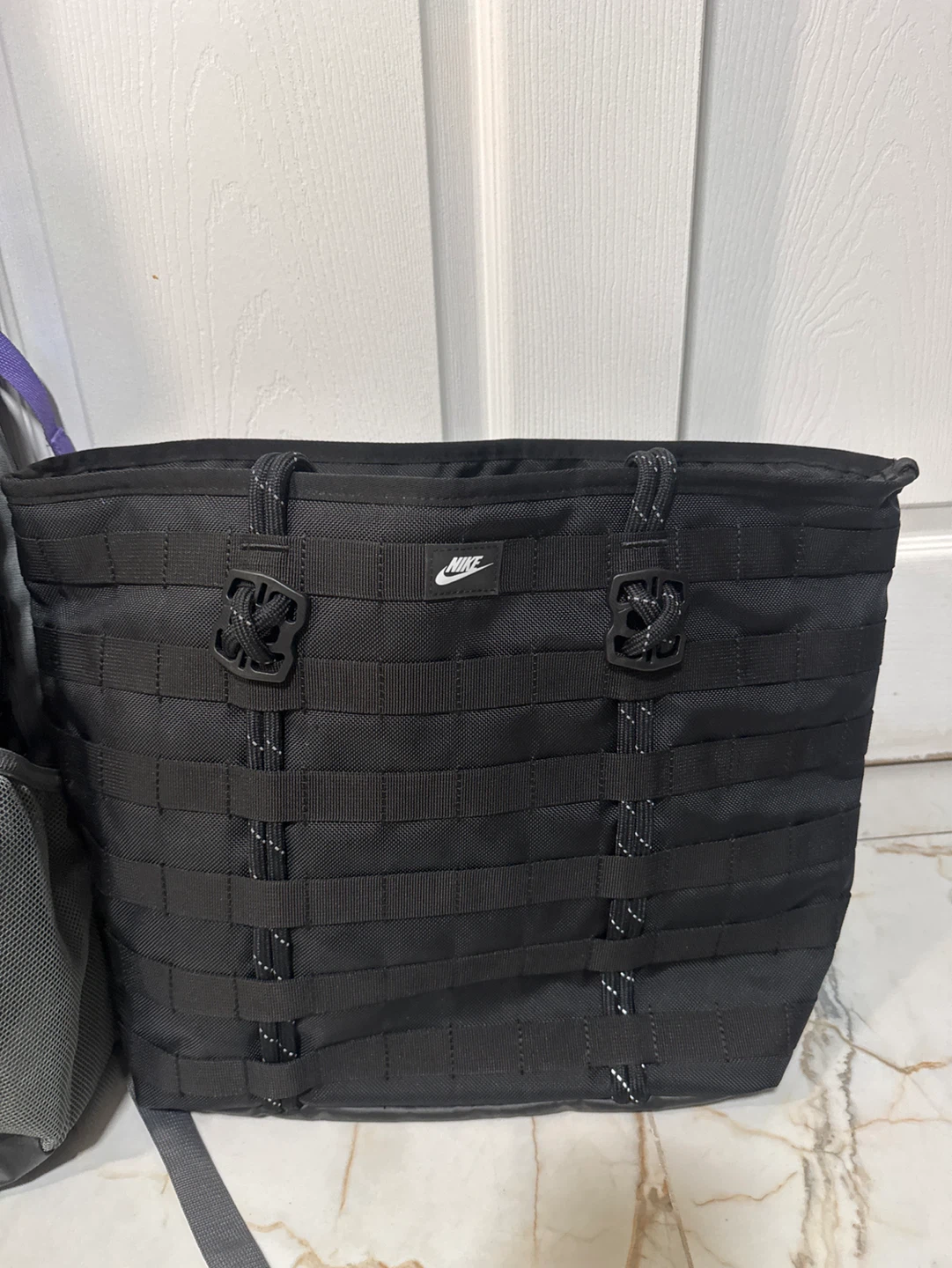 $10 cada unas. Nike Black Utility Tote Bag - photo 2