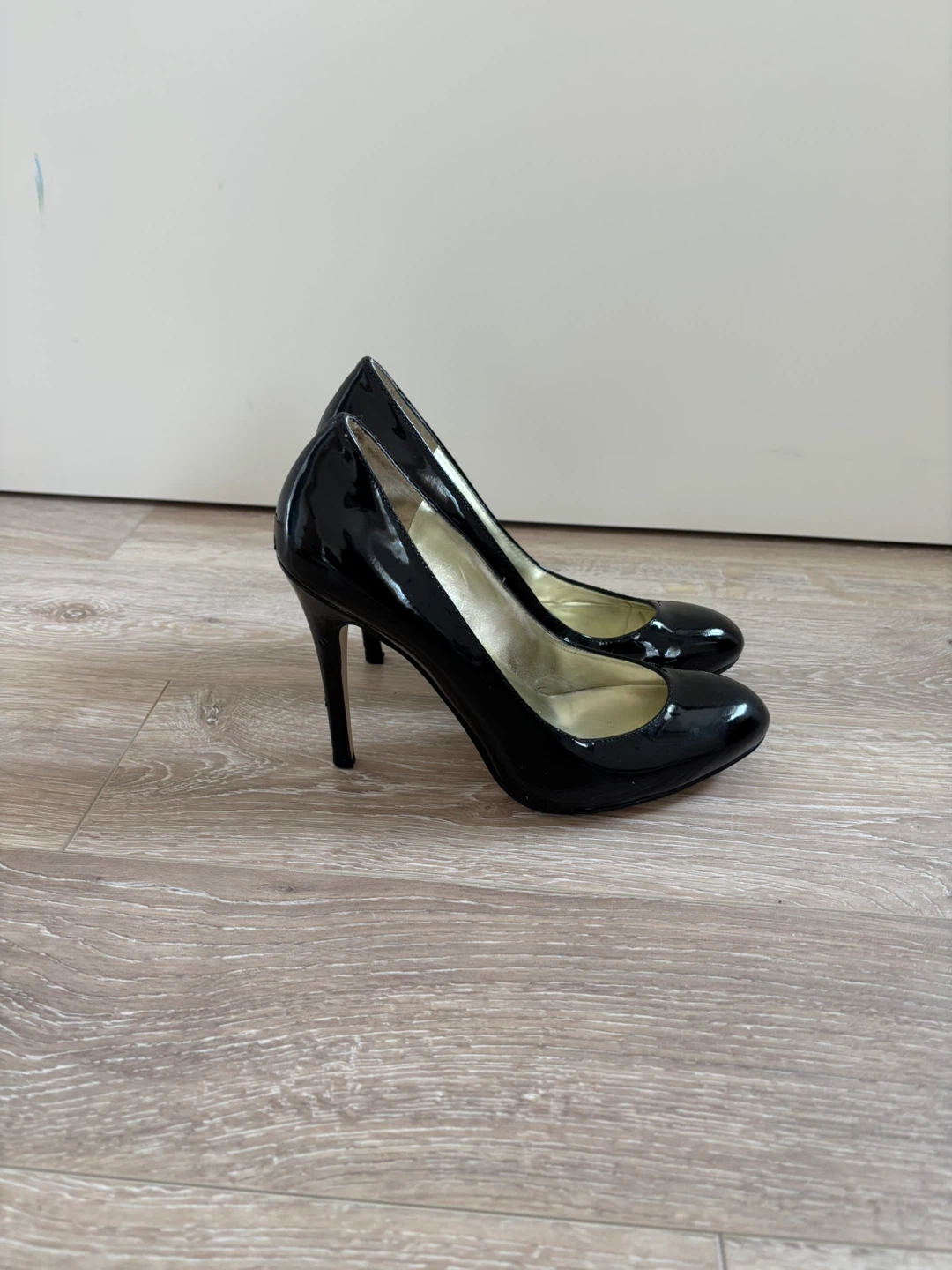 Guess Black Patent Leather Stiletto Heels - photo 3