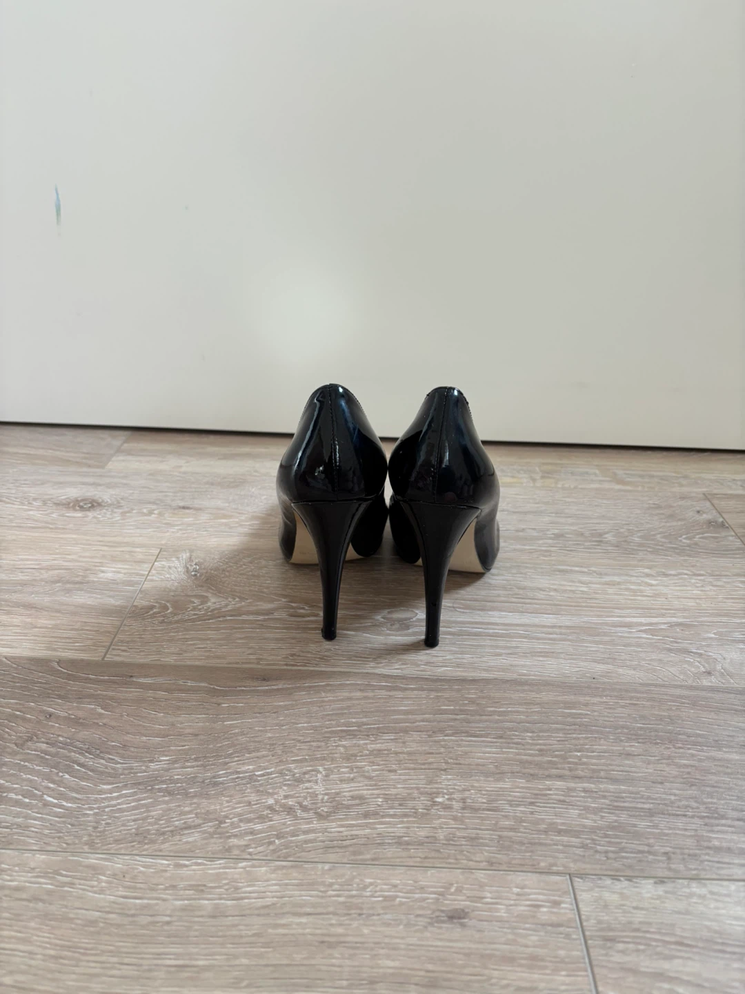 Guess Black Patent Leather Stiletto Heels - photo 4