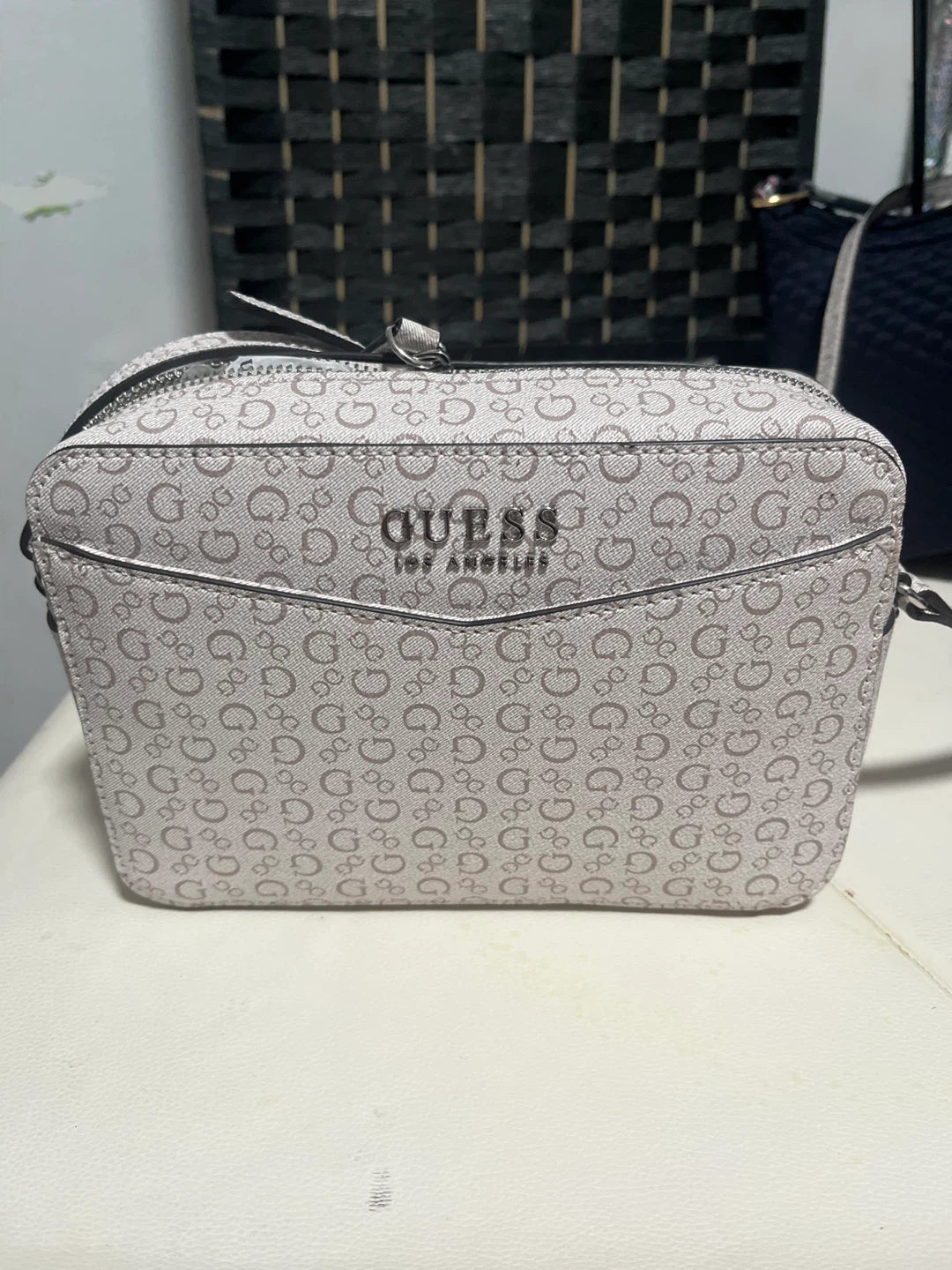 Guess crossbody purse