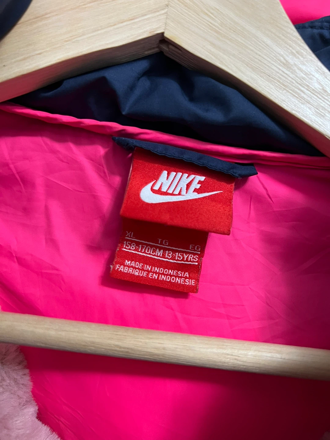 Nike Puffer Jacket - Pink/Navy - XL (13-15 YRS) - photo 3