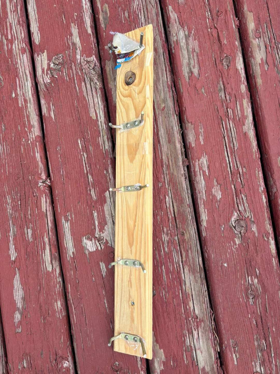 Wooden key holder with 5 hooks