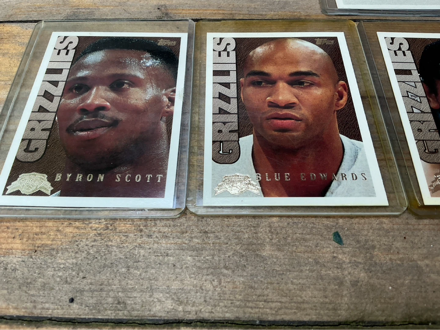 9. 1995-96 TOPPS VANCOUVER GRIZZLIES BASKETBALL Cards - photo 3