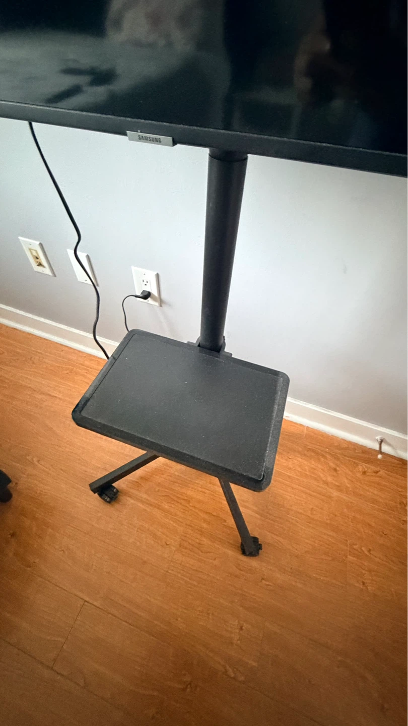 Samsung 50” 4K Smart TV + Rolling Stand (Ready to Use) - photo 2