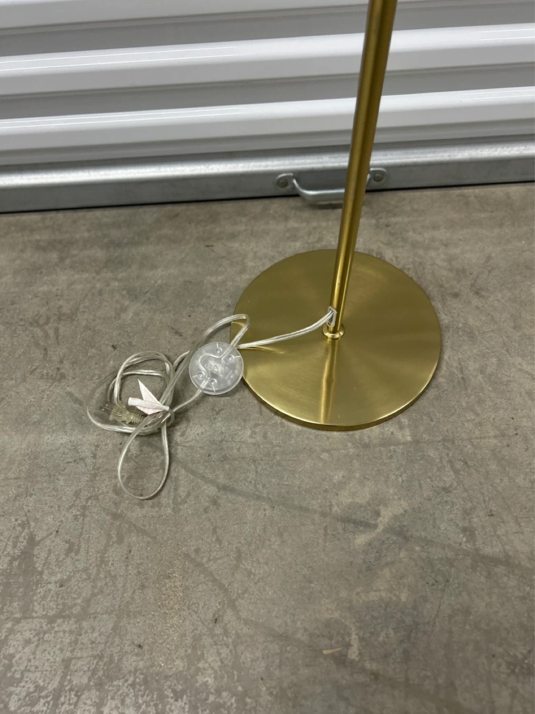 Gold Finish Floor Lamp with 2 Frosted Globe Shades - photo 2