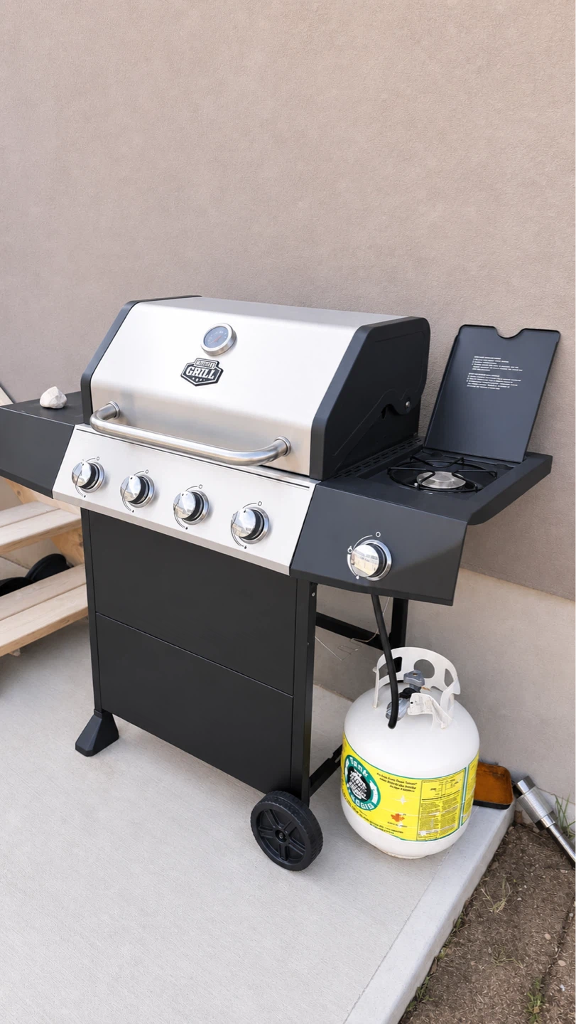 Expert Grill 4-Burner Gas Grill (Stainless Lid)