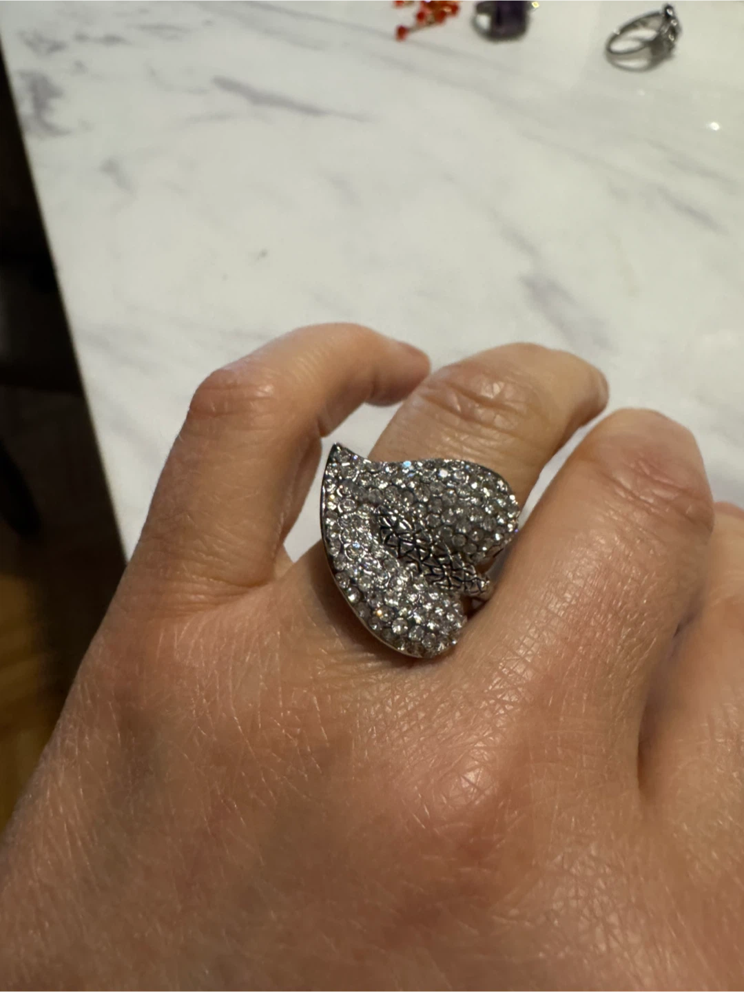 Sparkly Leaf Design Ring