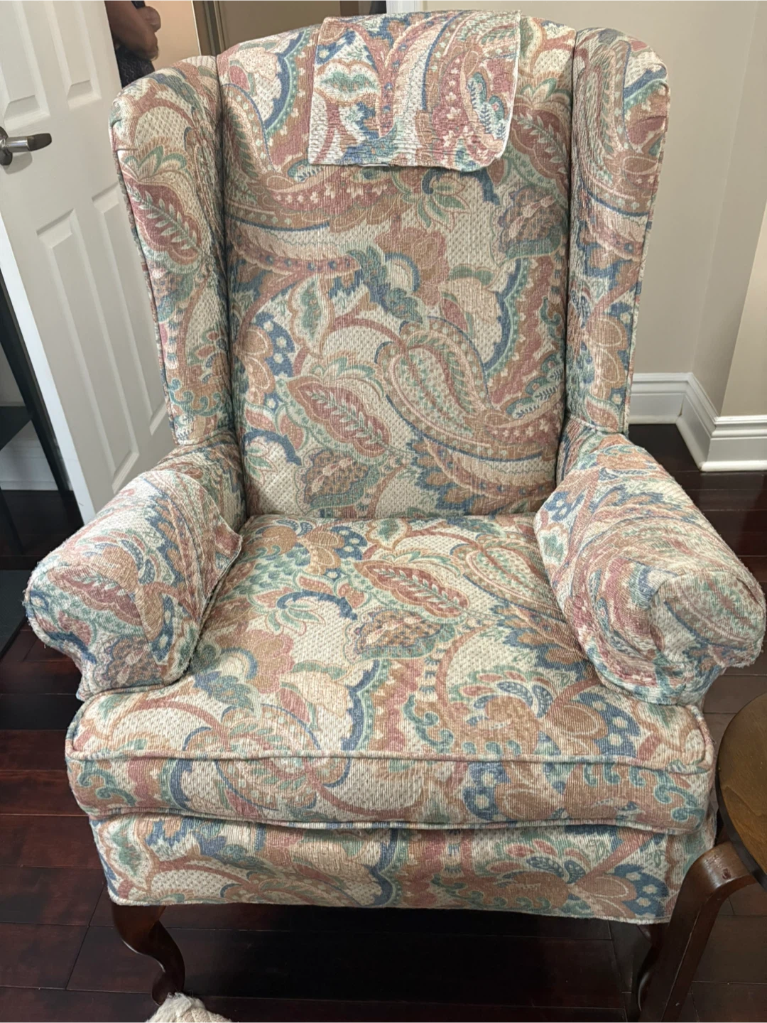 1 Wingback Armchair with Paisley Print - photo 2