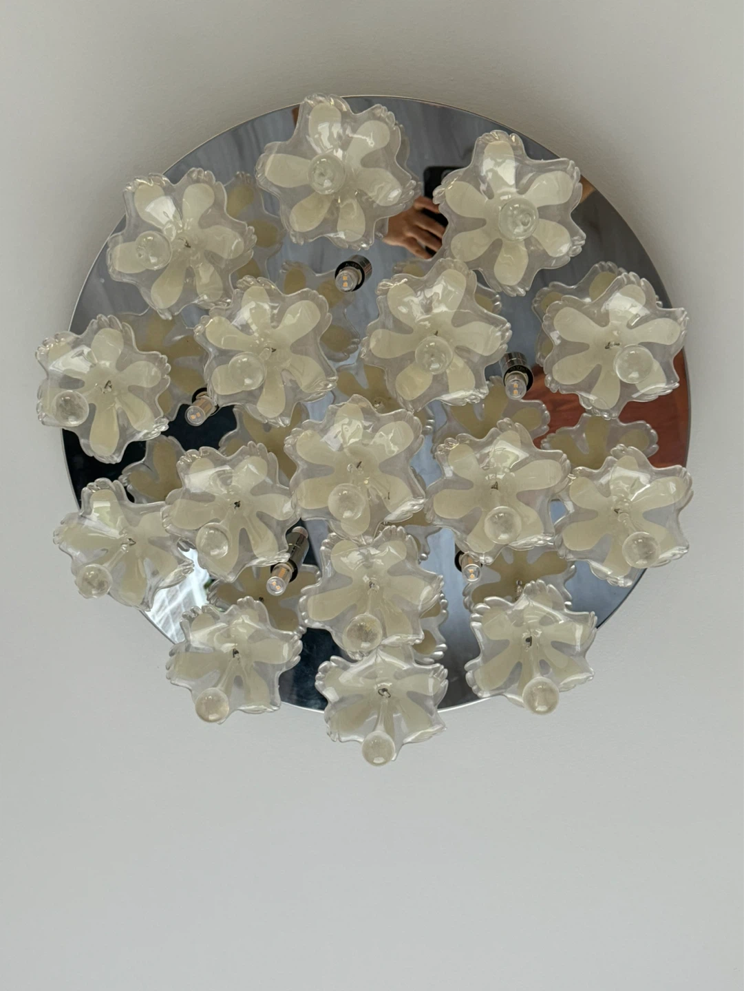 Chandelier with Flower-Shaped Glass Shades - photo 2