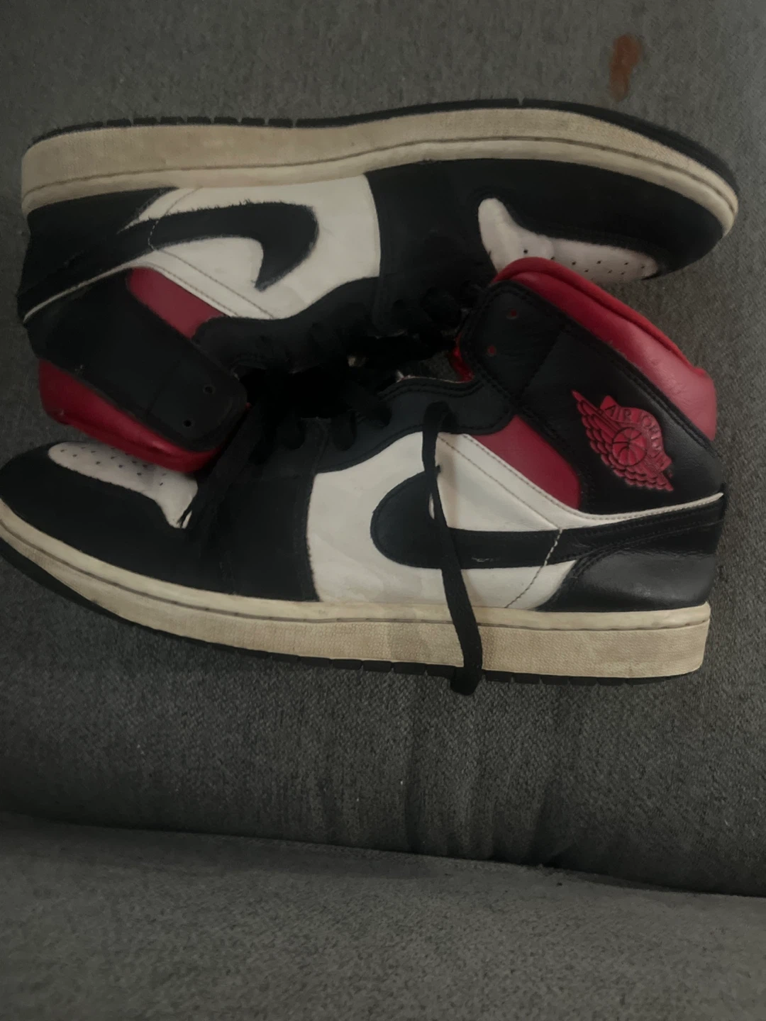 Air Jordan 1 Mid Sneakers