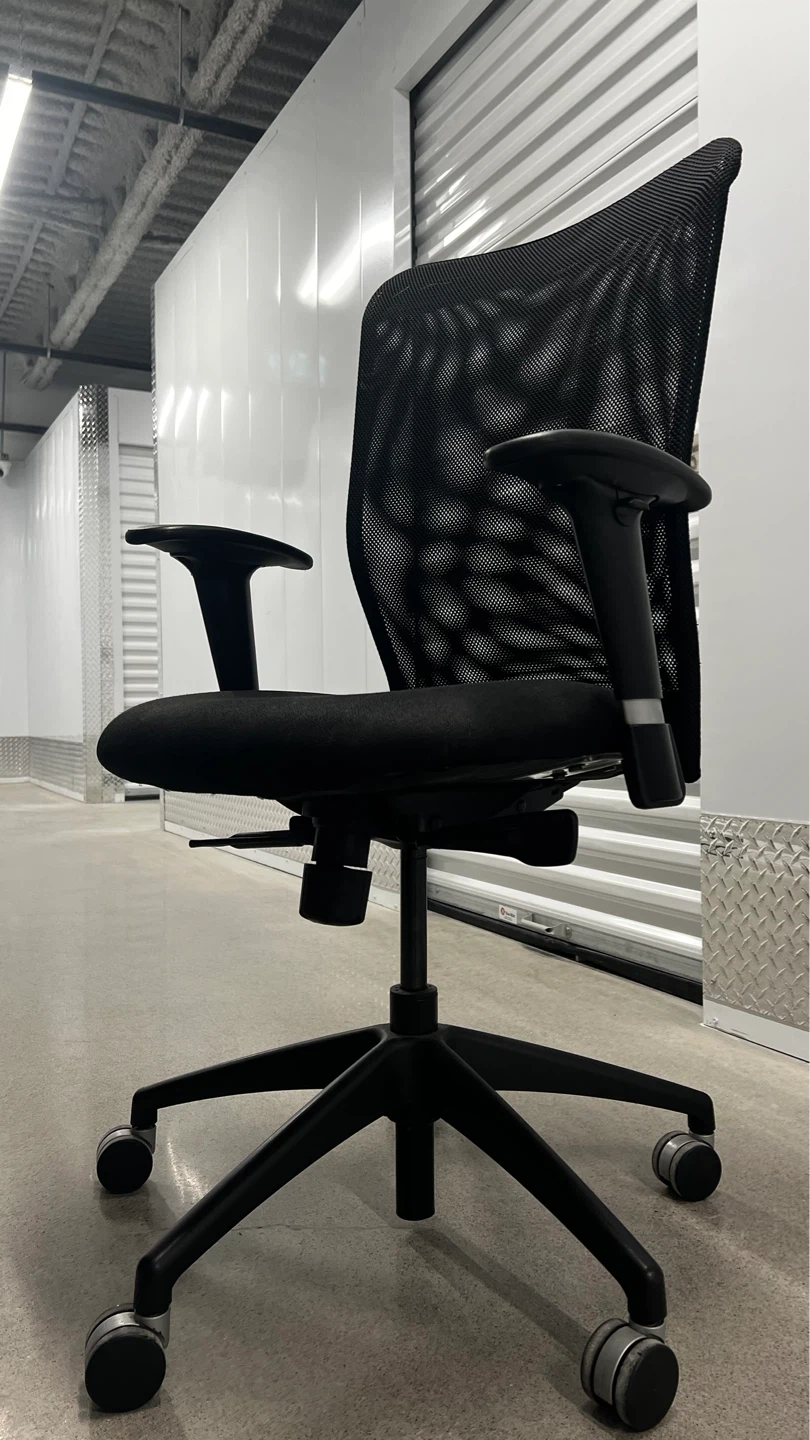Black Mesh Ergonomic Office Chair - photo 2