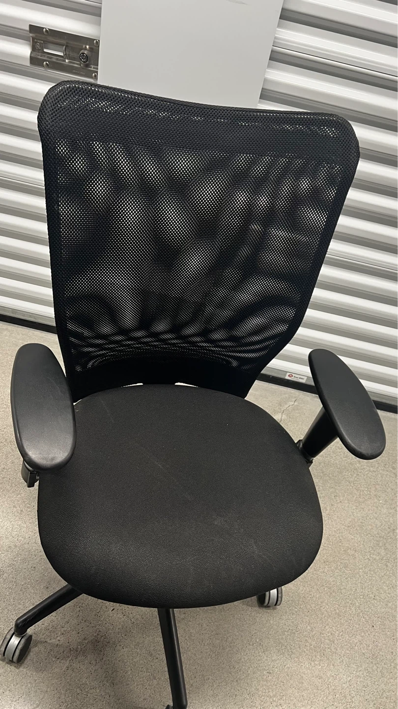 Black Mesh Ergonomic Office Chair - photo 3