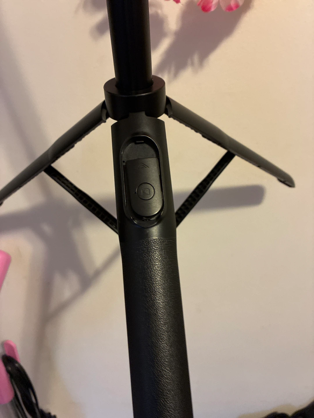 🌴Black Extendable Selfie Stick Tripod with Remote - photo 3