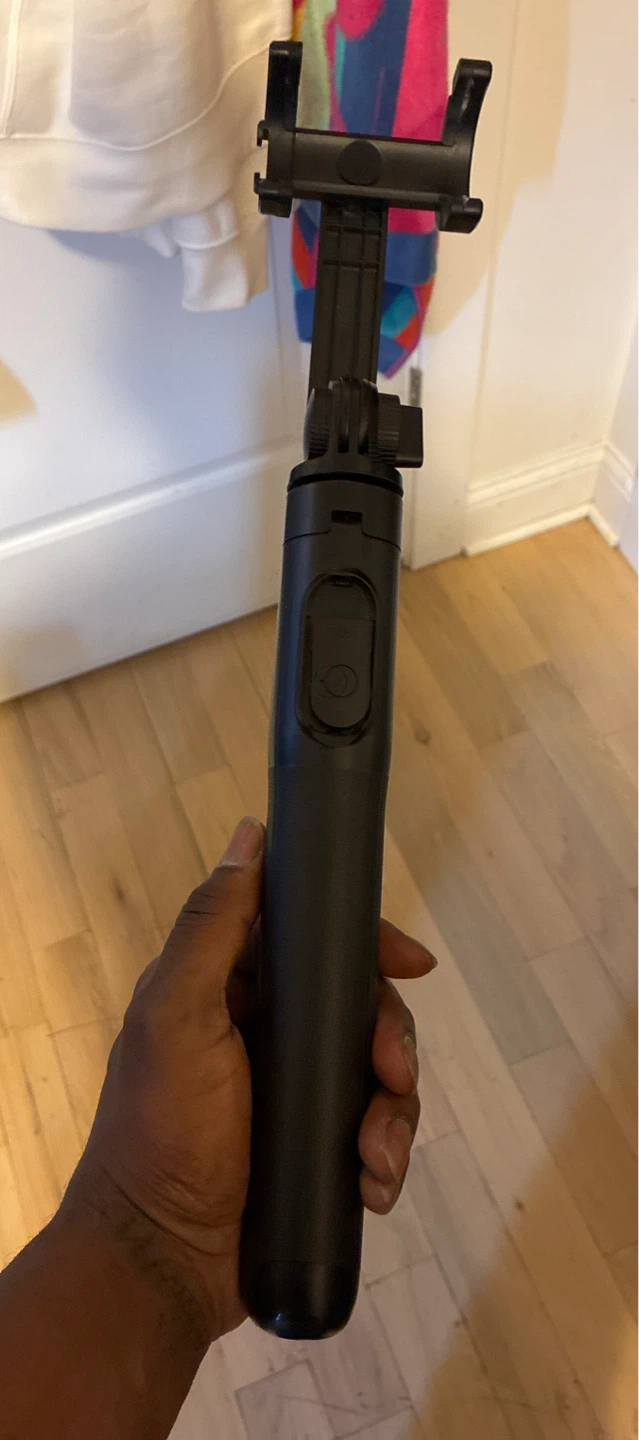 🌴Black Extendable Selfie Stick Tripod with Remote
