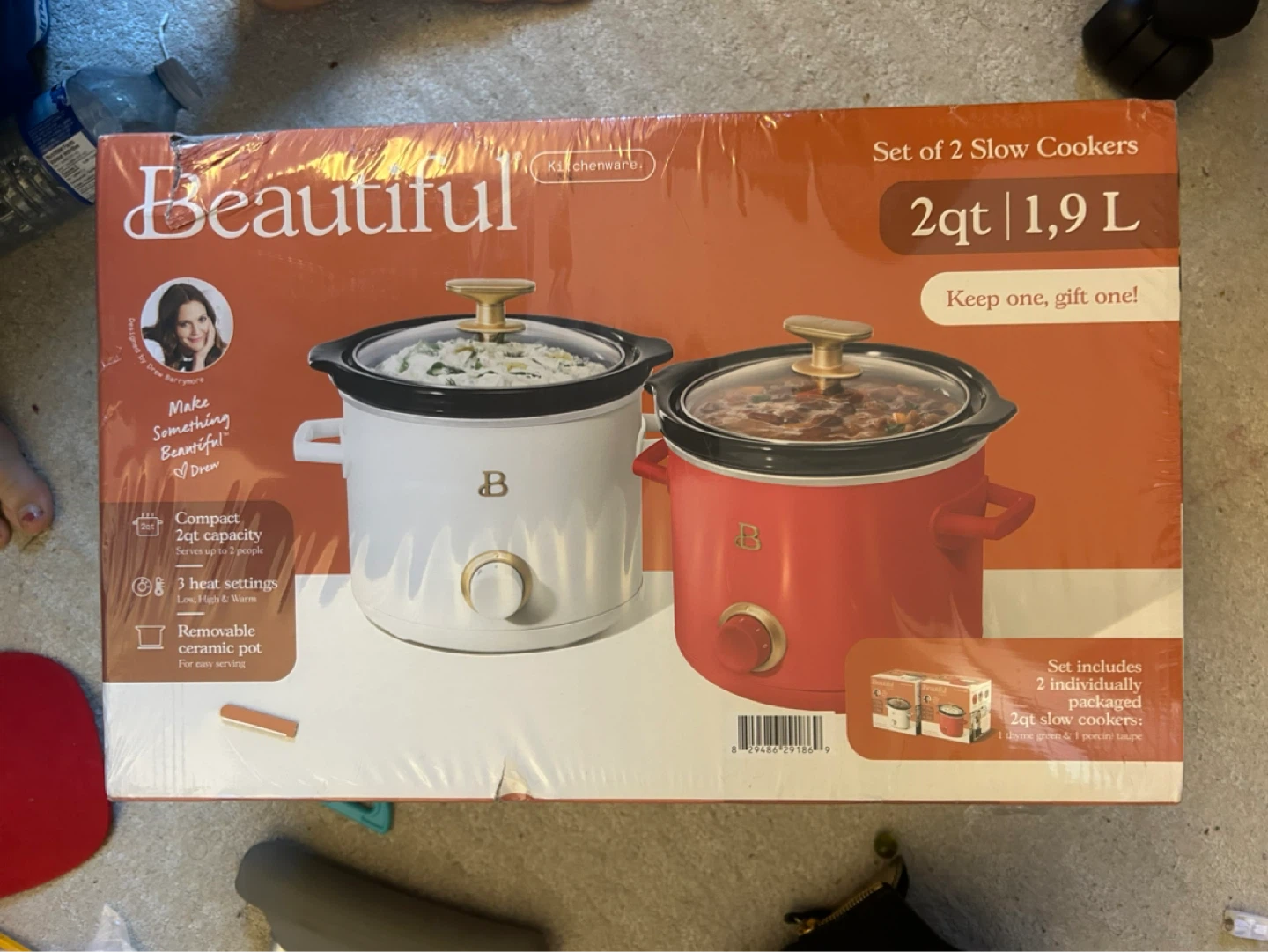 2 Slow cookers in one package