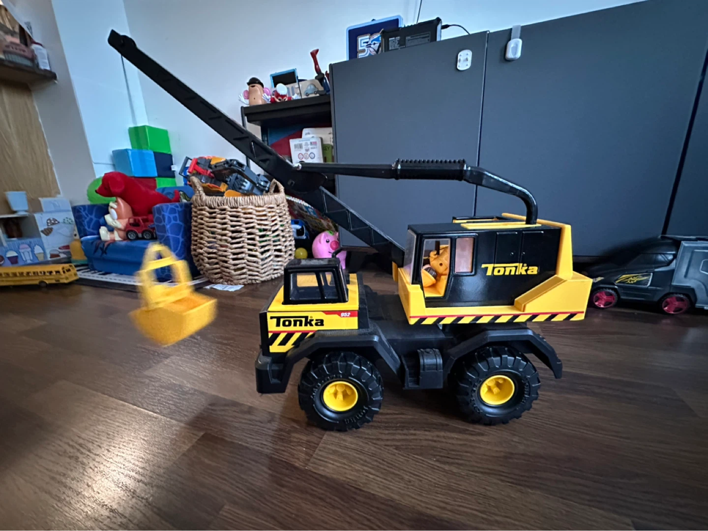 Tonka Crane Toy Truck - photo 2