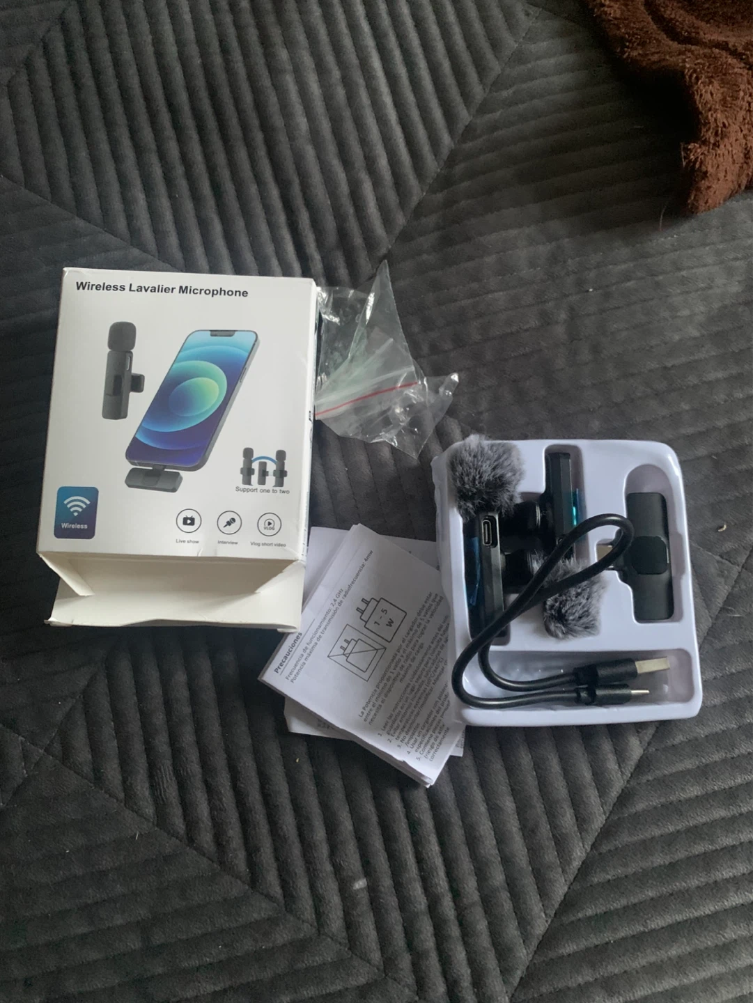 Wireless Lavalier Microphone Set
