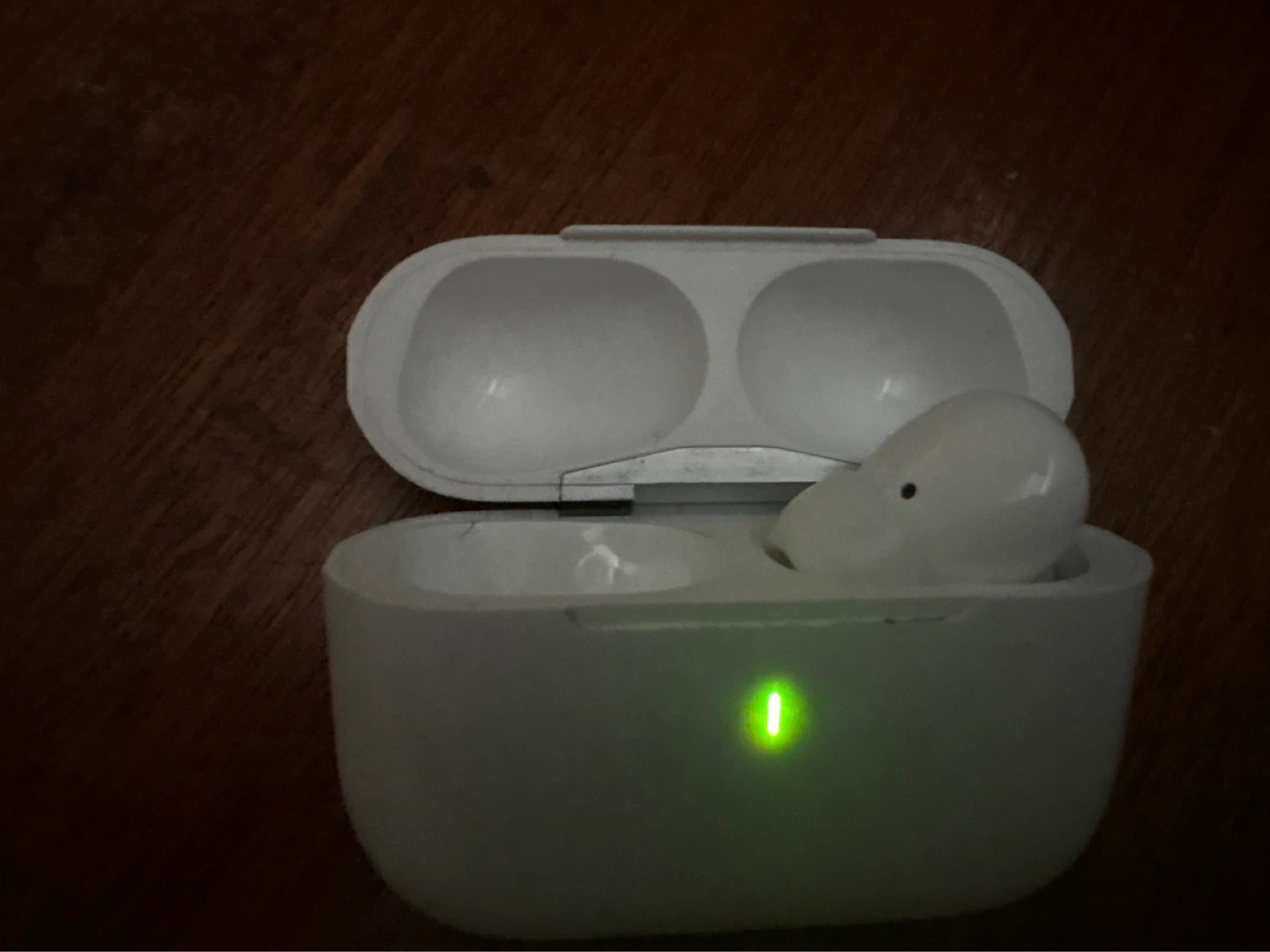 White Wireless Earbuds with Charging Case