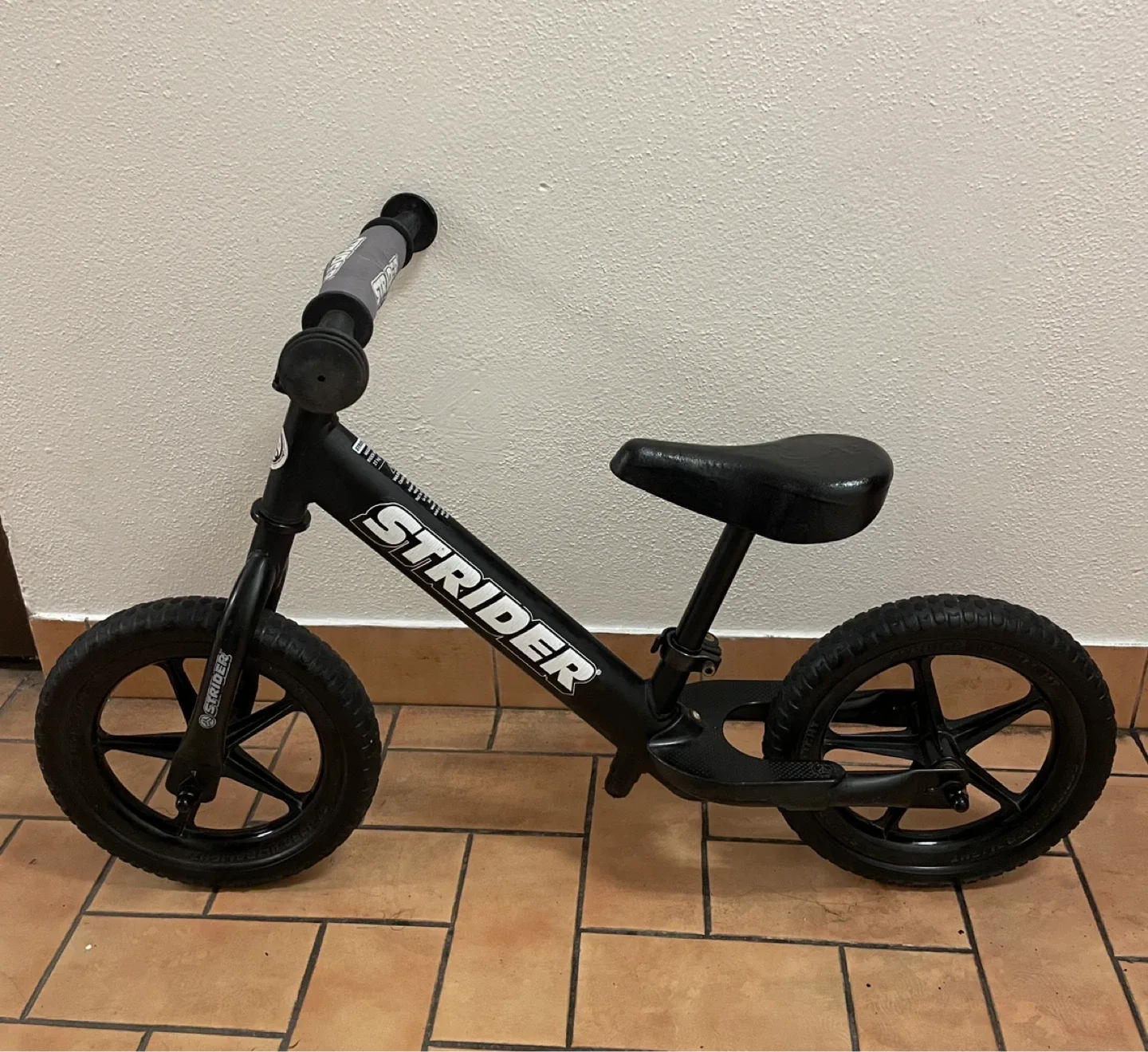 Strider Balance Bike - Black