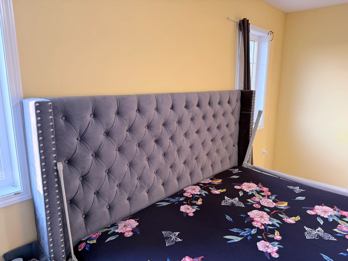 Moving out sale.. Grey Velvet king size with 10’ mattress - photo 5