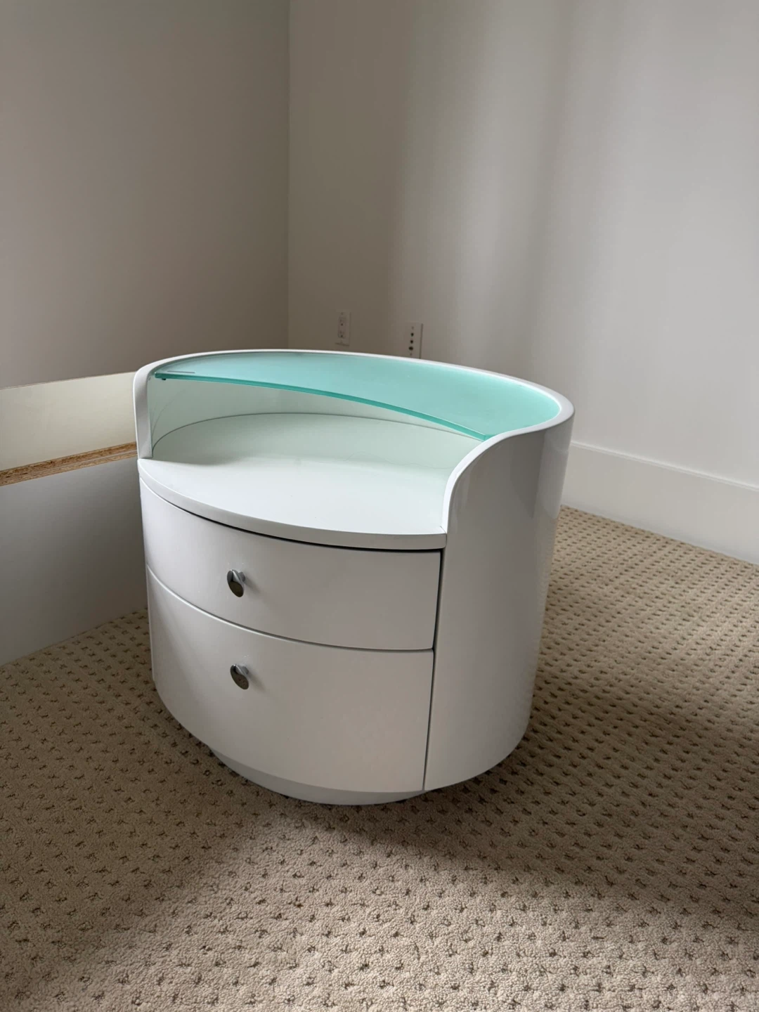 Dresser & Nightstand Set - photo 3
