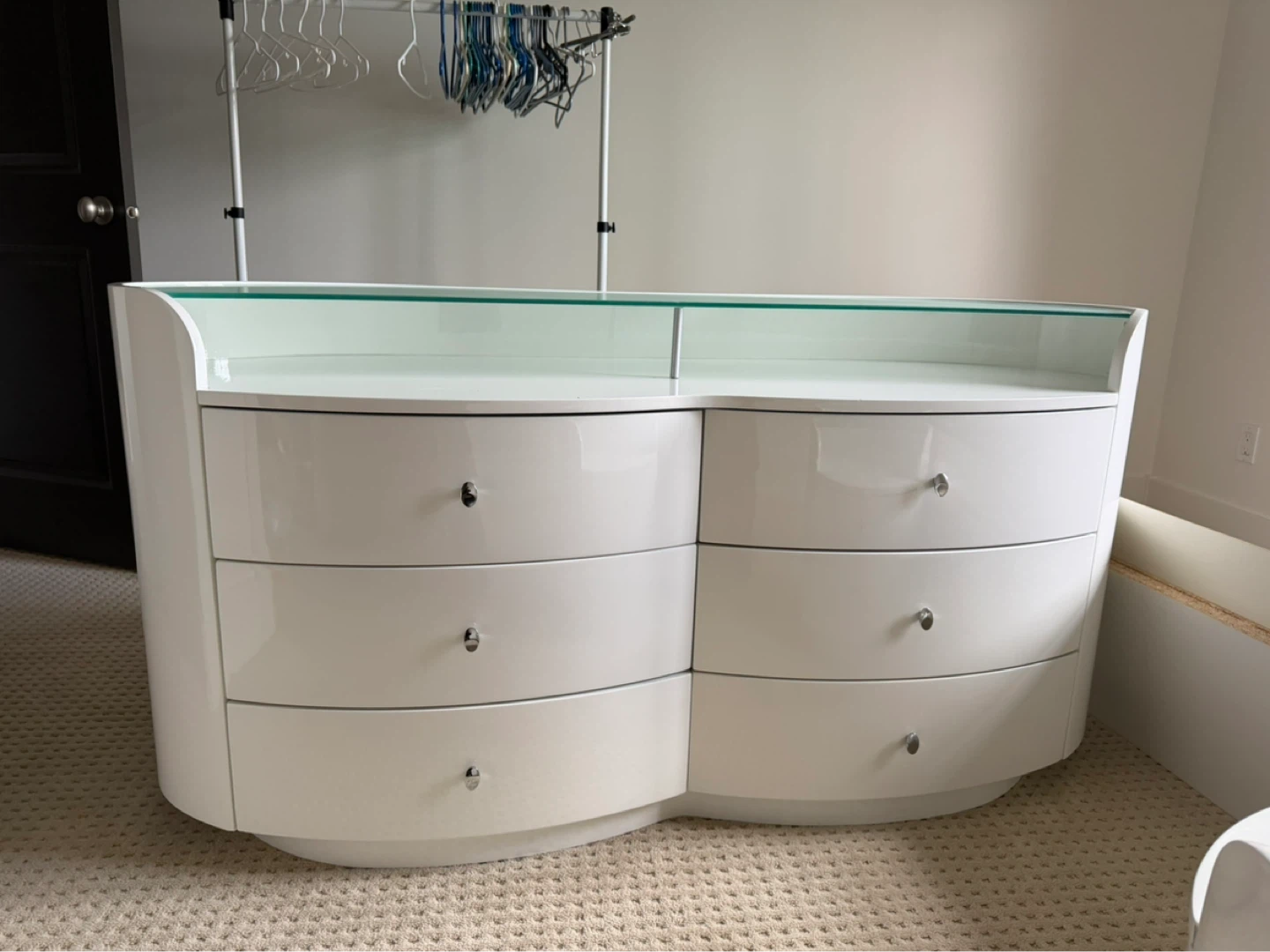 Dresser & Nightstand Set - photo 2
