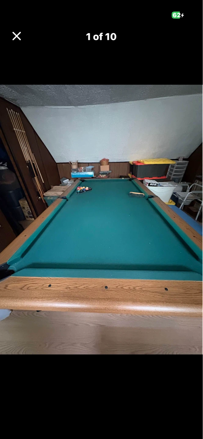 Harvard Pool Table with 2 sets of Balls and Cues