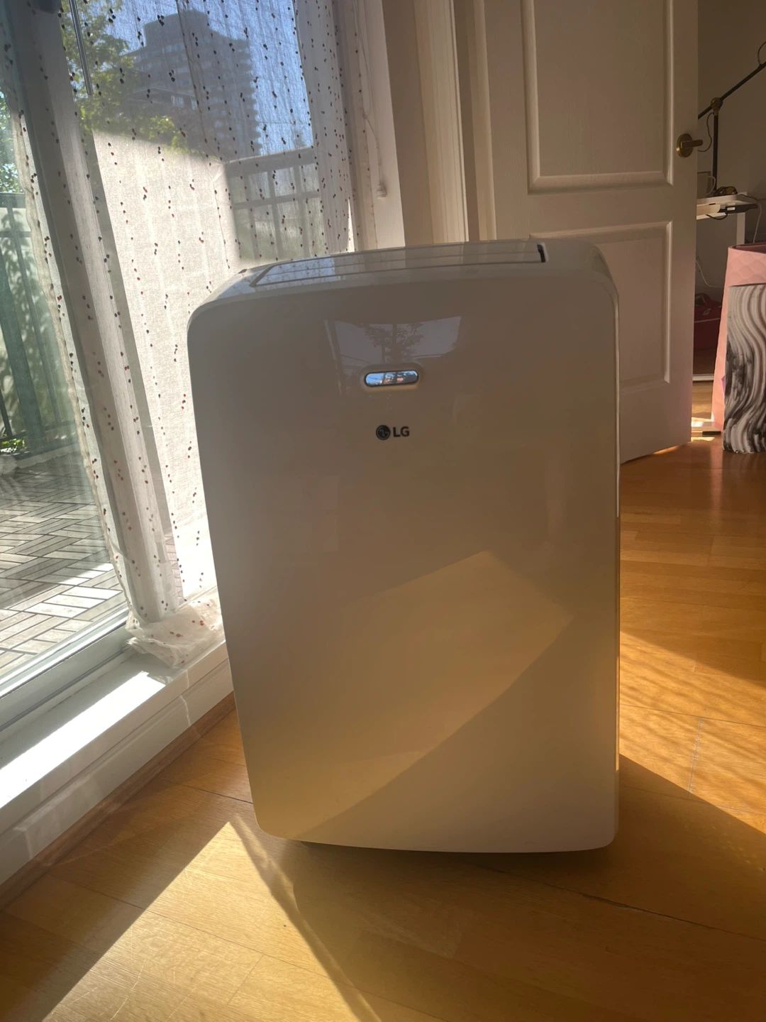LG Portable Air Conditioner 10000 BTU