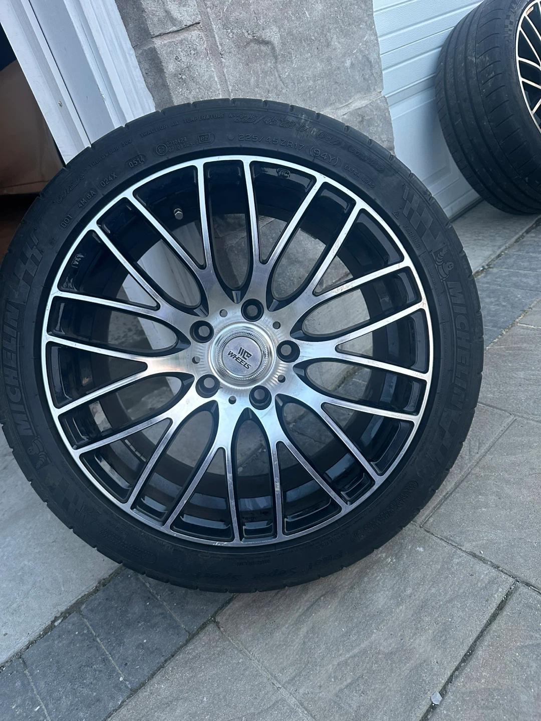 Set of 4 Michelin Pilot Super Sport Tires with Rims - photo 2