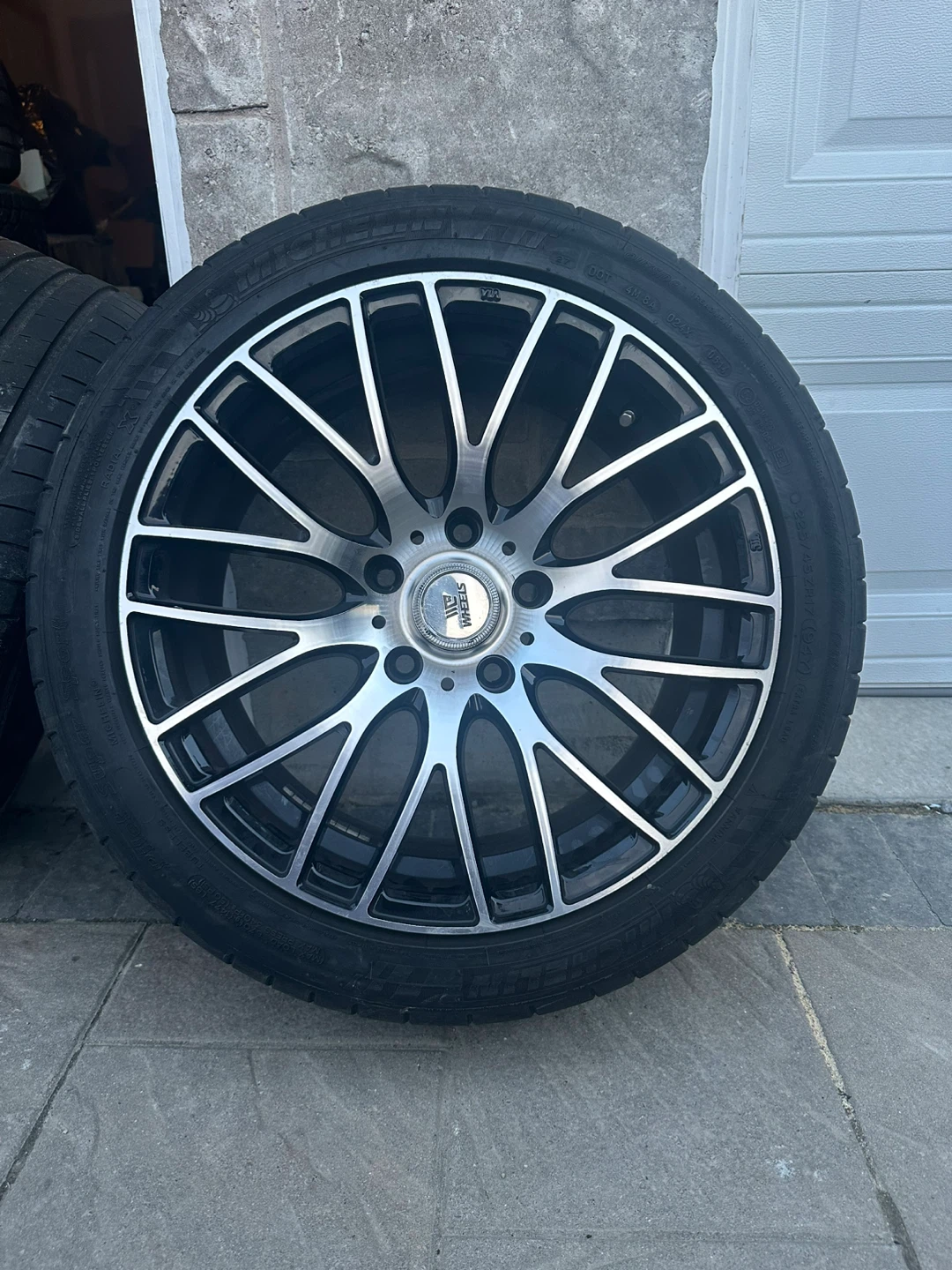 Set of 4 Michelin Pilot Super Sport Tires with Rims - photo 5