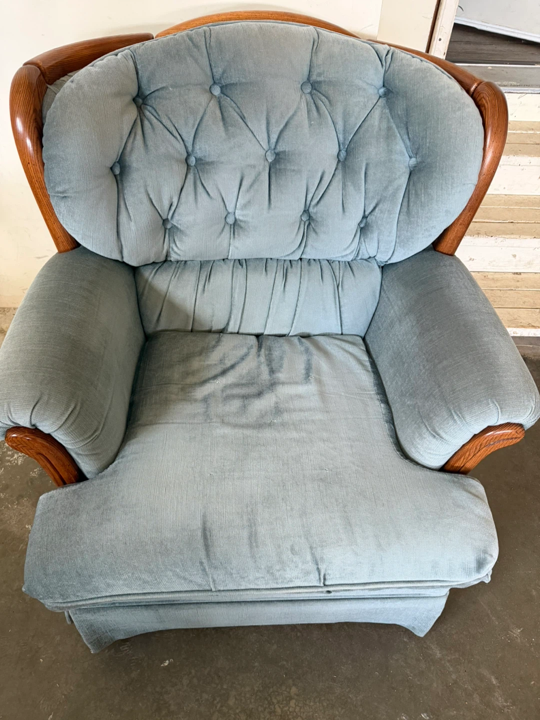 Light Blue Tufted Armchair - photo 2