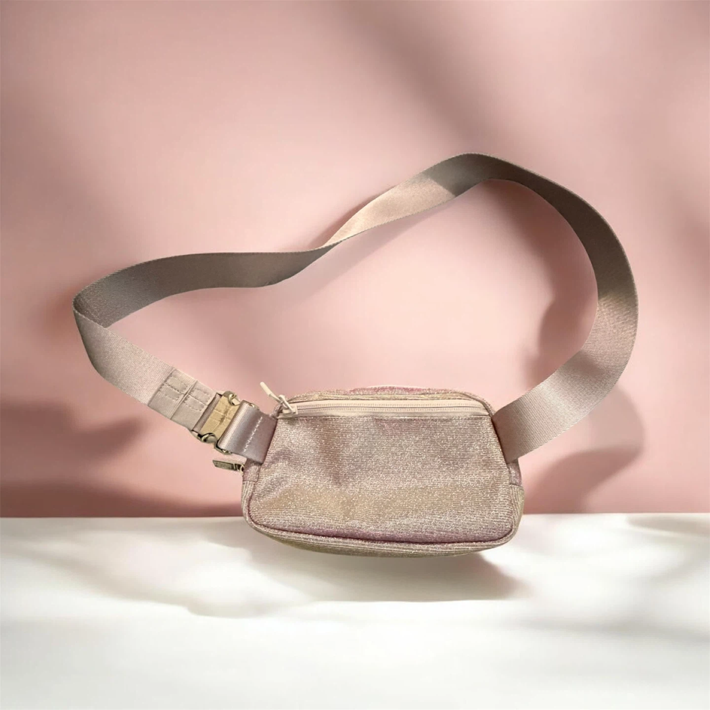 Lululemon Everywhere Belt Bag - Metallic Rose