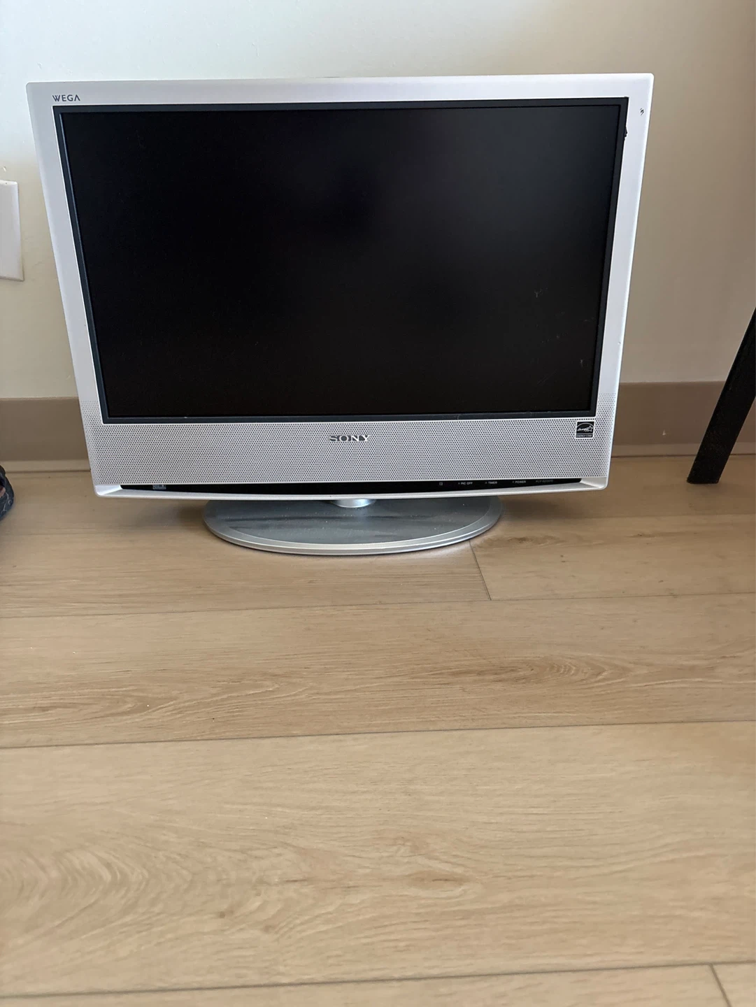 Sony WEGA KLV-S23A10 Flat Screen TV