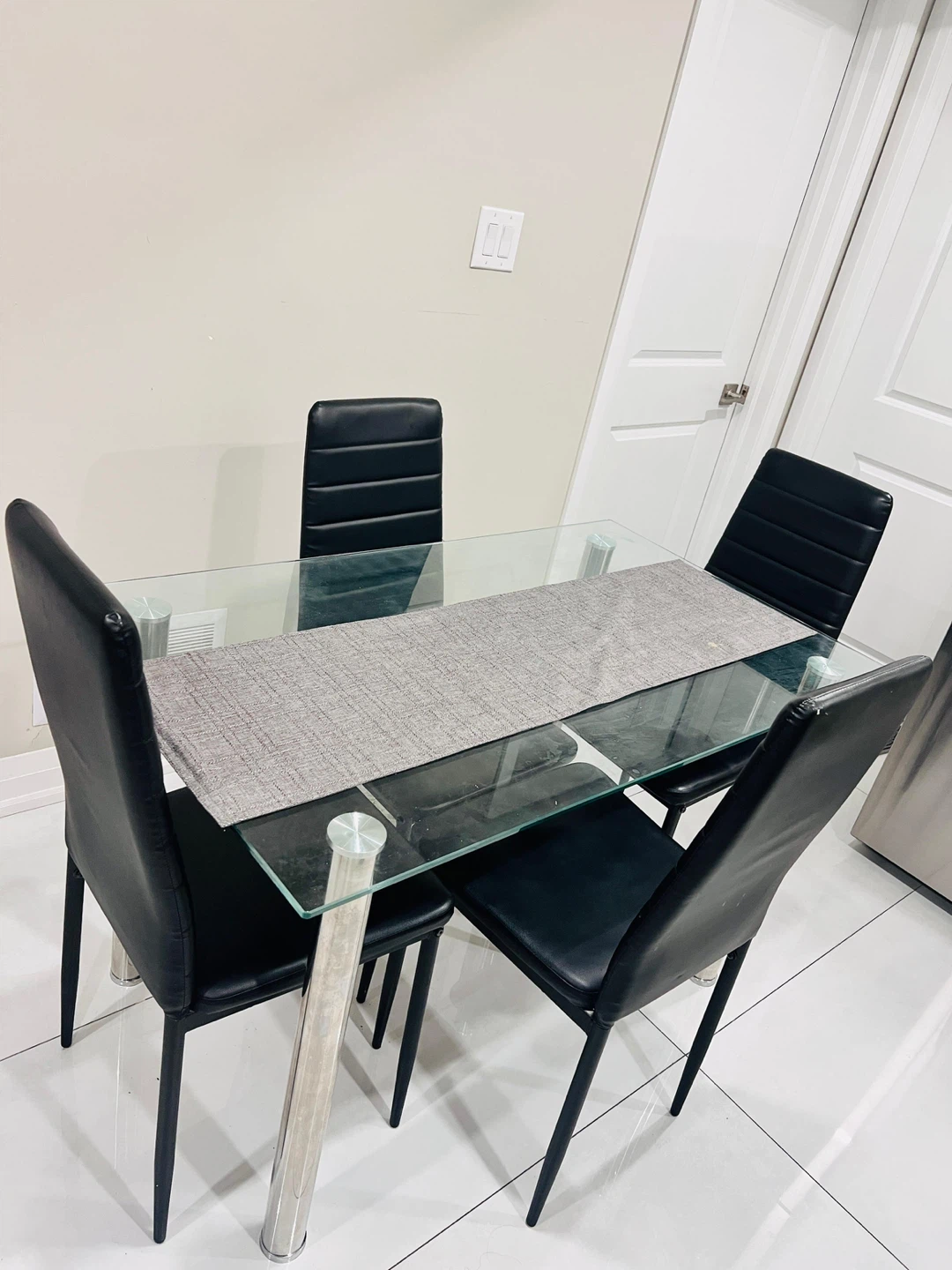 Dining table and 4 chairs