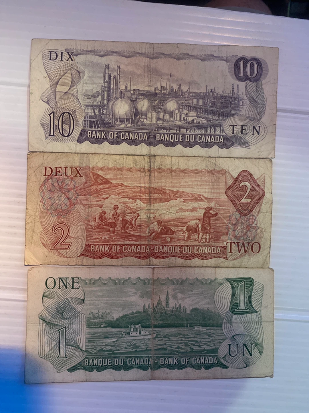 Bank of Canada Old Bills - $1, $2, $10 - photo 2