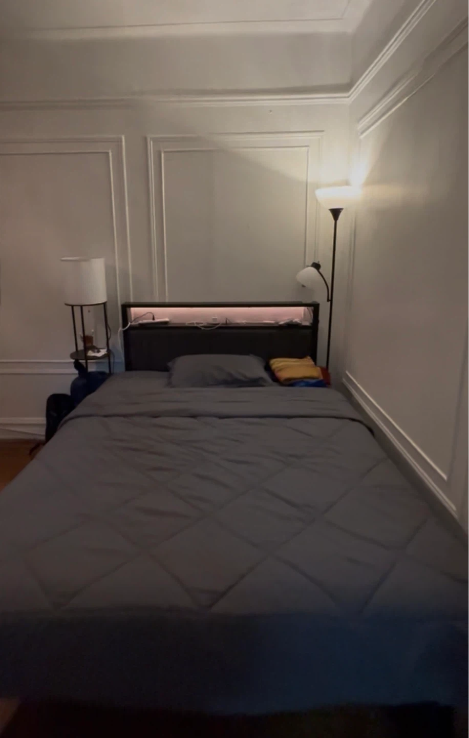 Queen/Twin Size Bed Frame with Headboard - photo 4