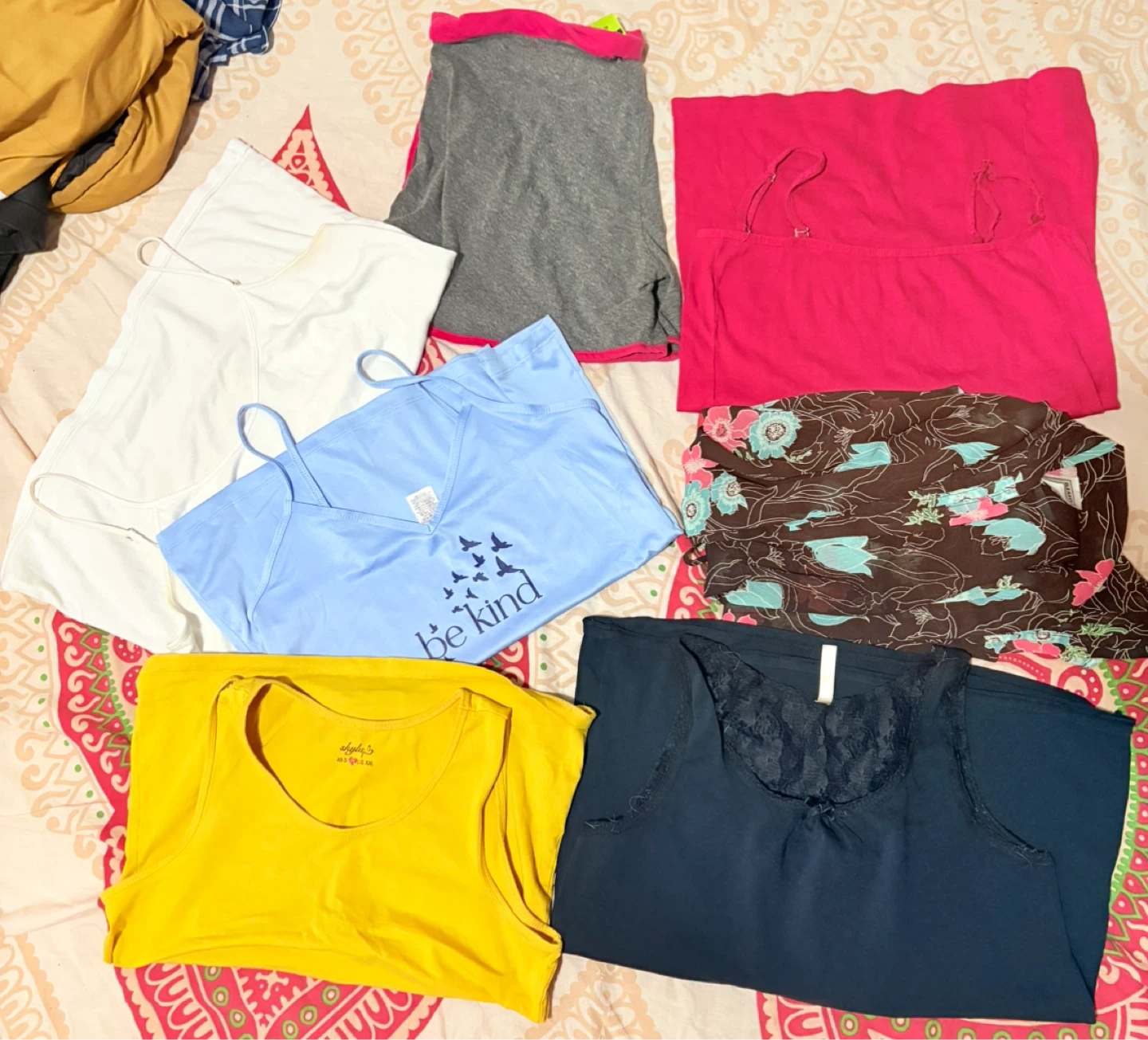 Lot of 5 Women's Tank Tops and Camisoles - photo 3